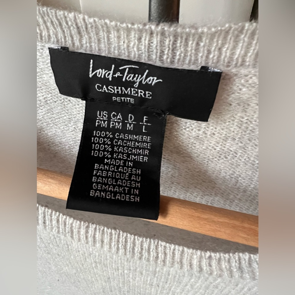 LORD & TAYLOR grey CASHMERE sweater M EUC